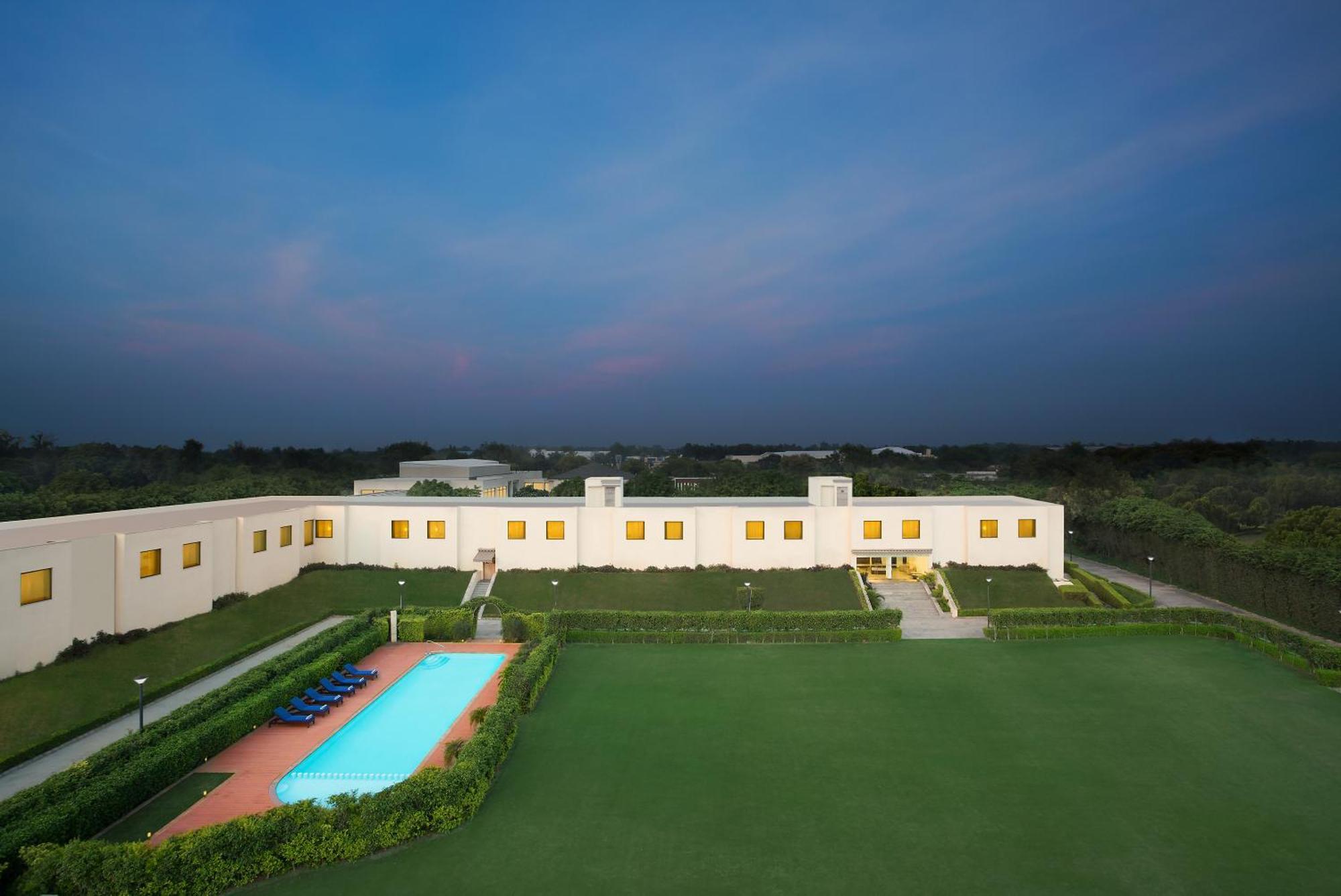 Four Points By Sheraton New Delhi, Airport Highway Exteriér fotografie