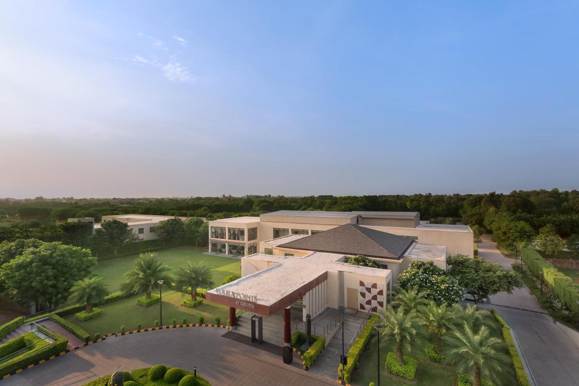 Four Points By Sheraton New Delhi, Airport Highway Exteriér fotografie