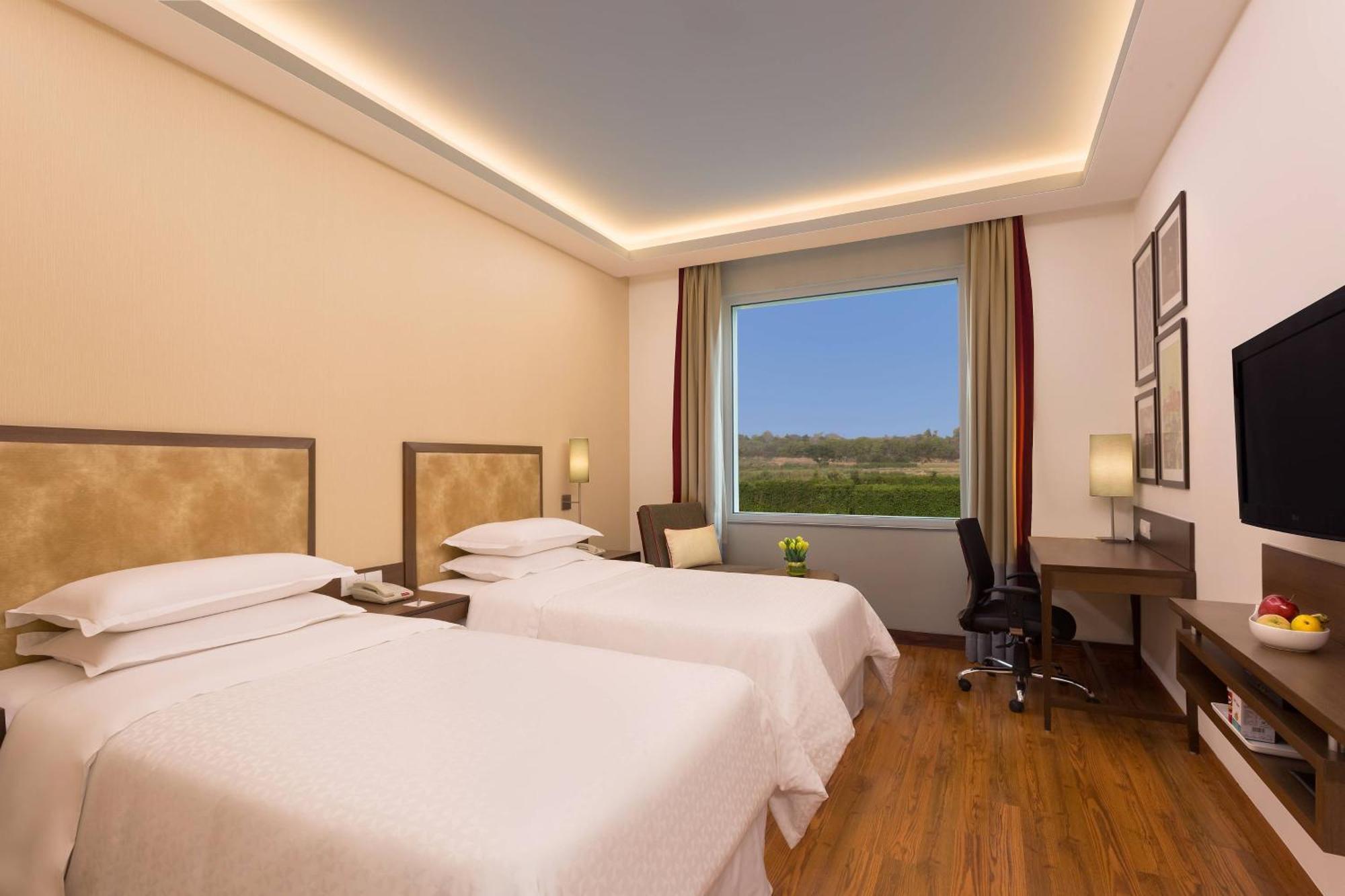 Four Points By Sheraton New Delhi, Airport Highway Exteriér fotografie