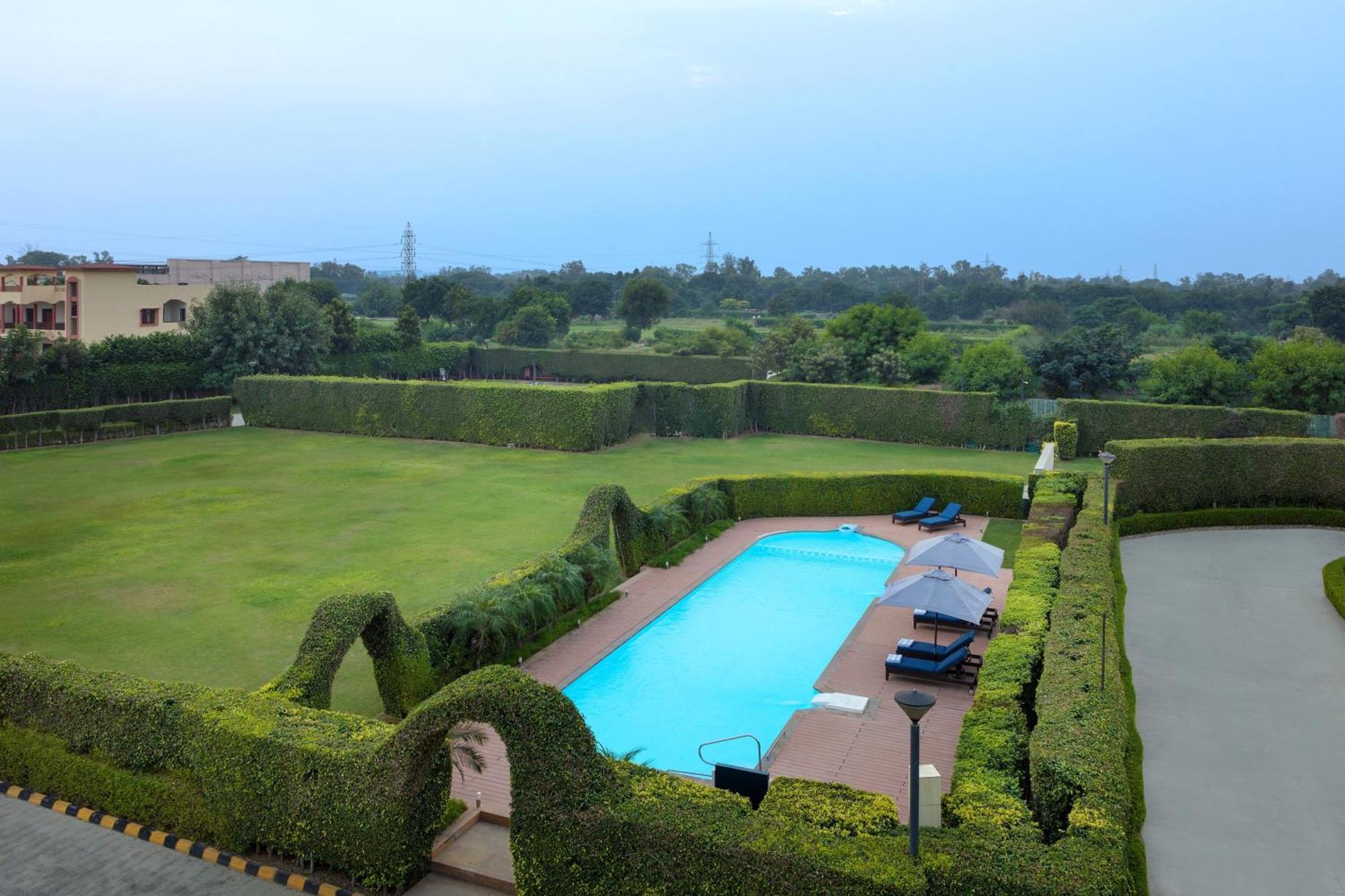 Four Points By Sheraton New Delhi, Airport Highway Exteriér fotografie