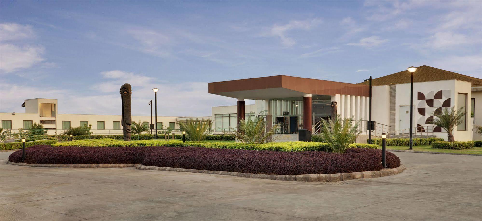 Four Points By Sheraton New Delhi, Airport Highway Exteriér fotografie